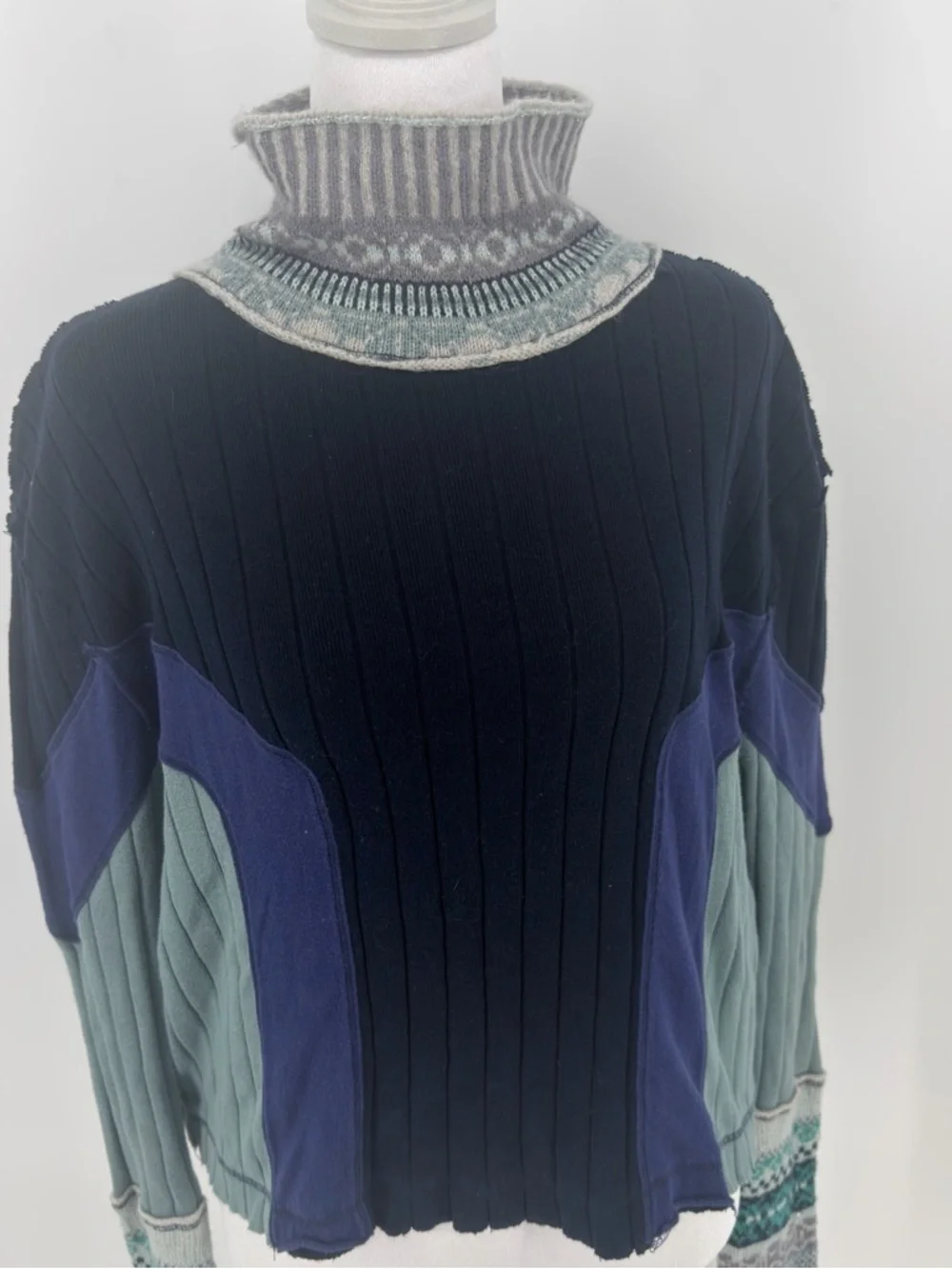 Free People Size Small Navy‎ & Teal Ribbed Colorblock Sweater